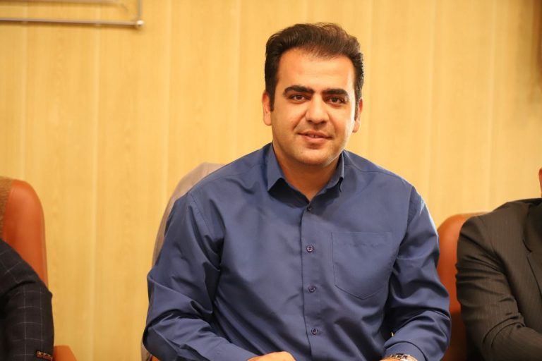 دانیال فتاحی