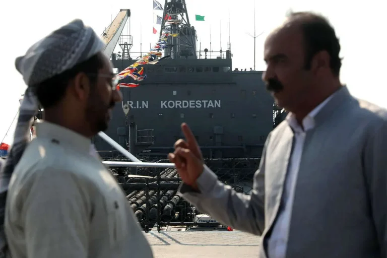 +رونمایی+از+پایگاه+شناوری+«کردستان»